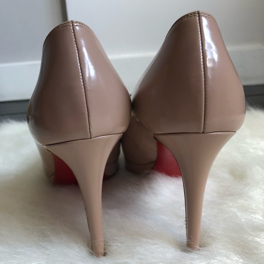 CHRISTIAN LOUBOUTIN Nude Pumps - Picture 2 of 7